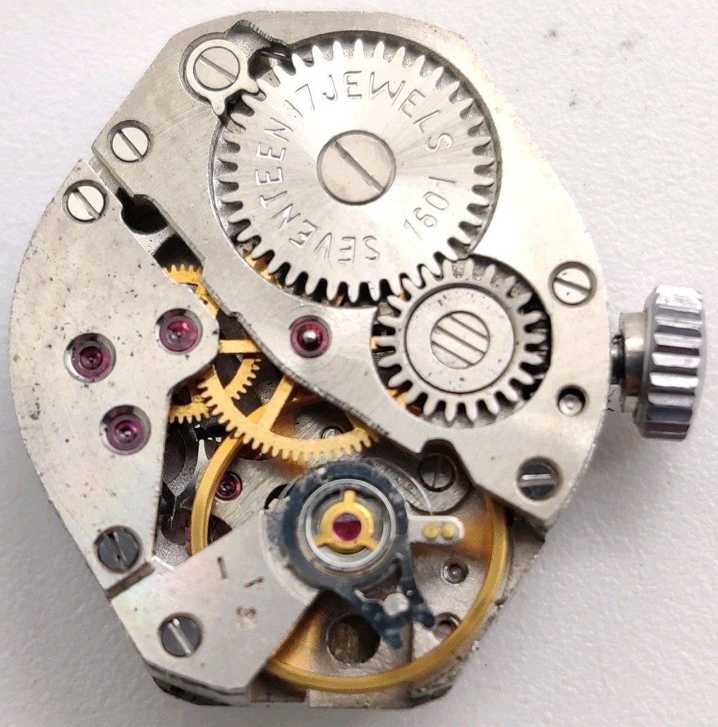 Vintage Zaria Cal. 1601 High Grade 17 Jewel watch movement Running