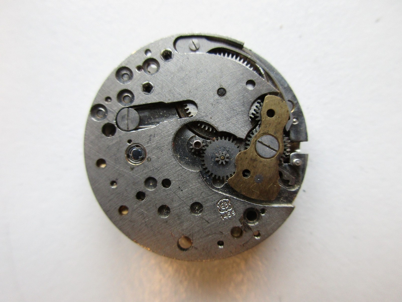 EB Bettlach cal. 1459 Swiss watch movement – balance moves – for parts