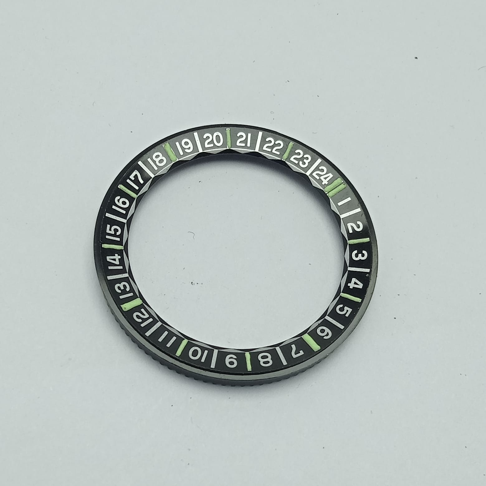 Orient World Diver Y469622-7A Watch Bezel Inner Ring NOS