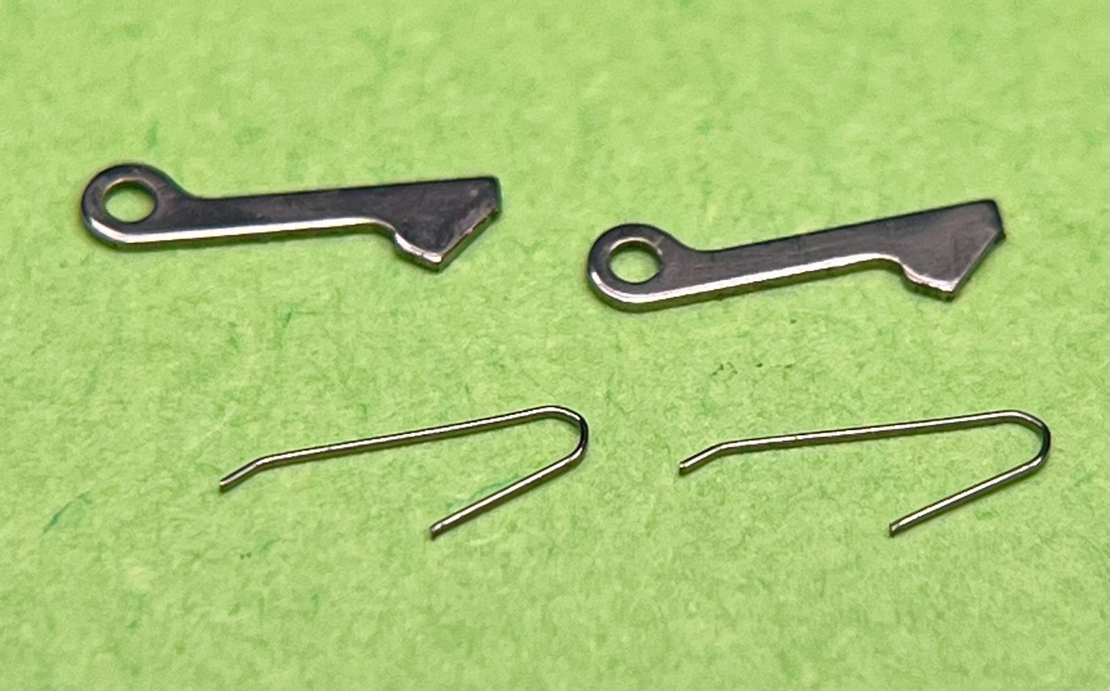 Arogno 844 Pair of Quick Shots and Clips – Genuine Parts