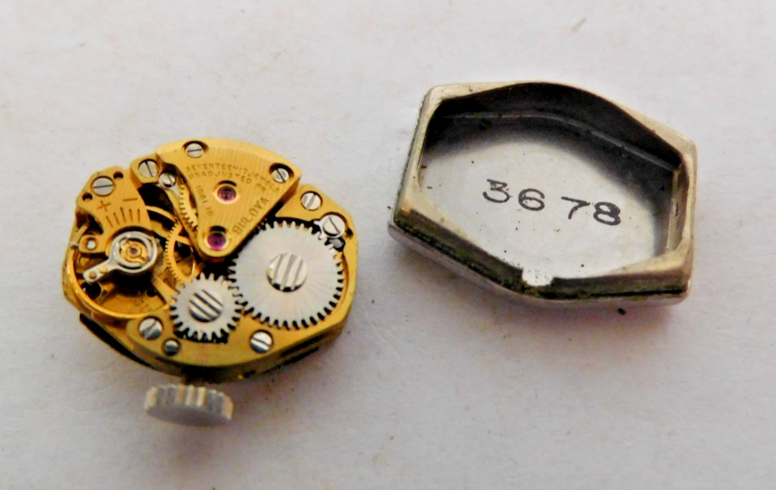 BULOVA 1081.10 17 JEWELS WATCH RUNNING. NEEDS CLEANING
