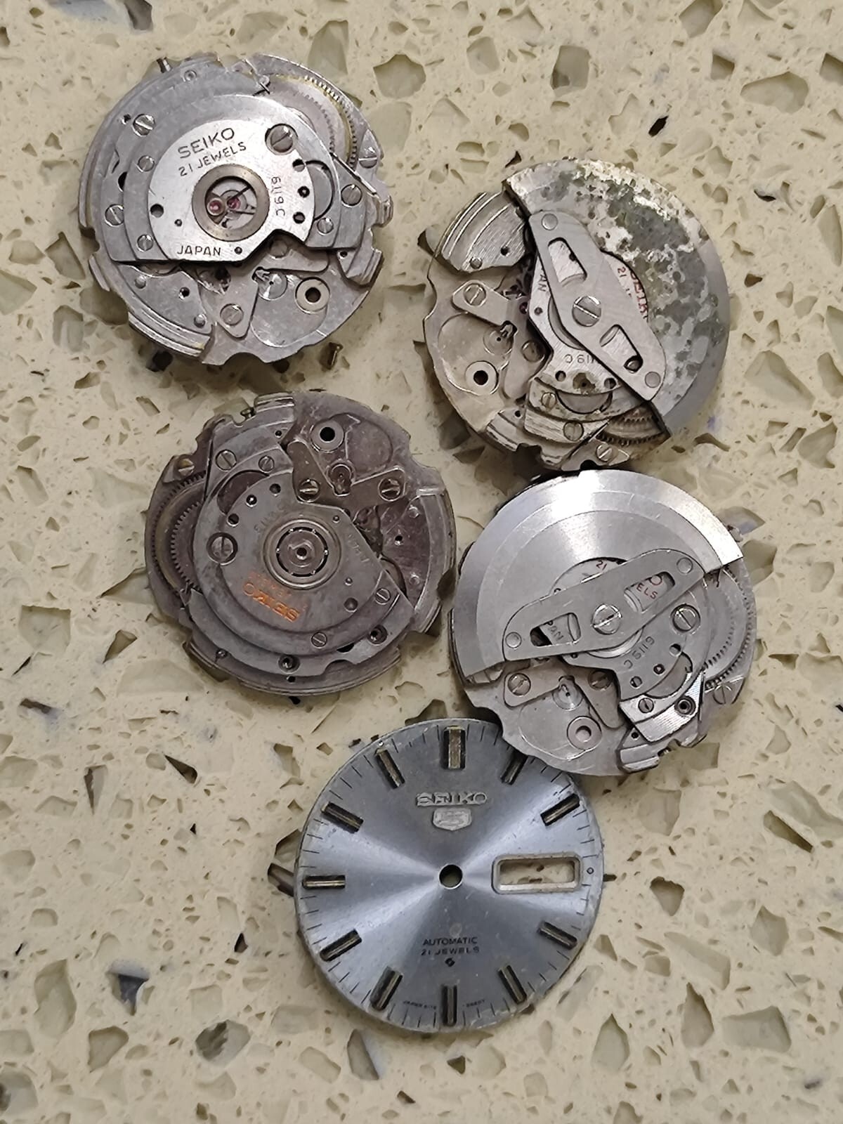 LOT SEIKO 6119C IN COMPLETE MOVEMENTS Automatic for part only Used