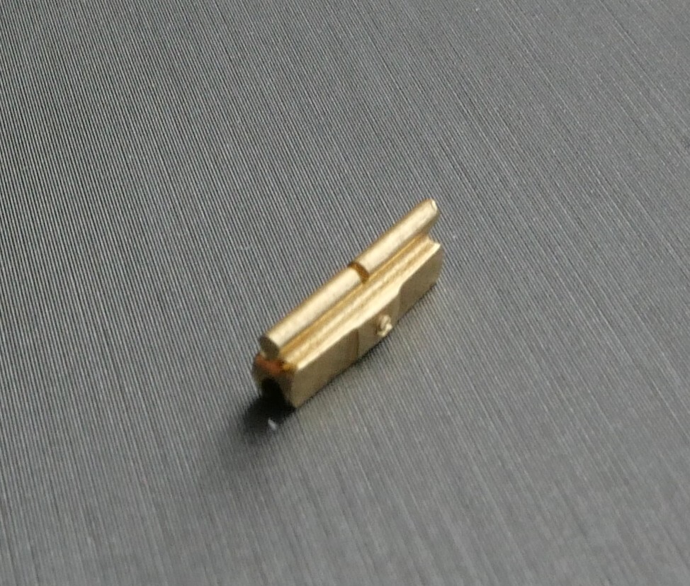 18K YELLOW GOLD PIAGET POLO HALF LINK