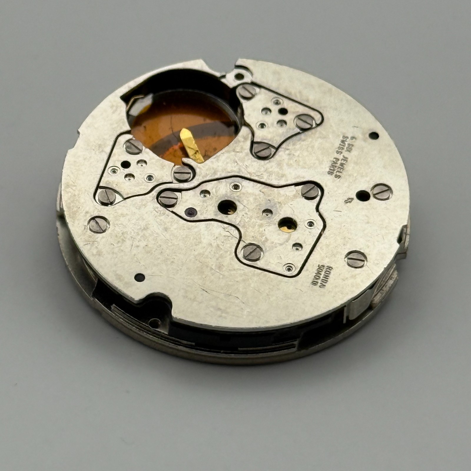 Ronda 5040.D Watch Movement Quartz Swiss Date 6 Jewels Vintage Parts 28.4mm