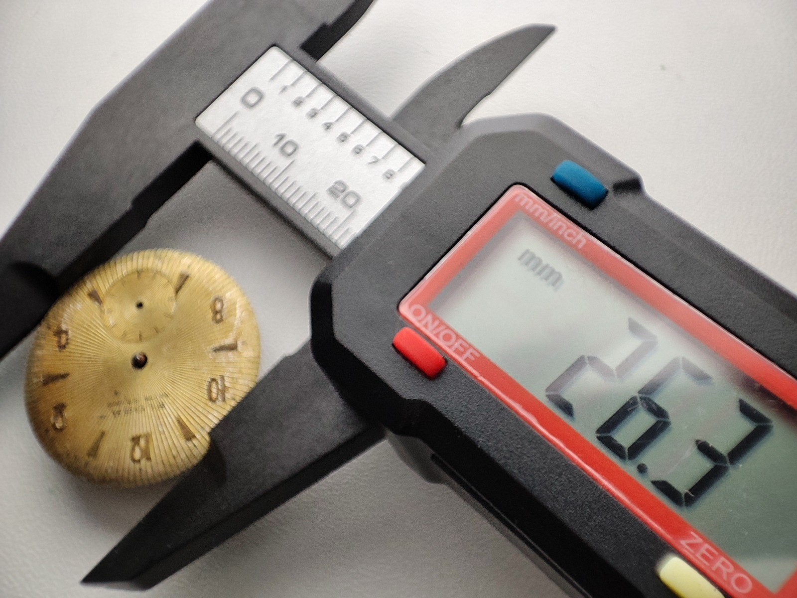Arogno 151 Watch movement praises 23.5 mm – for parts and spares