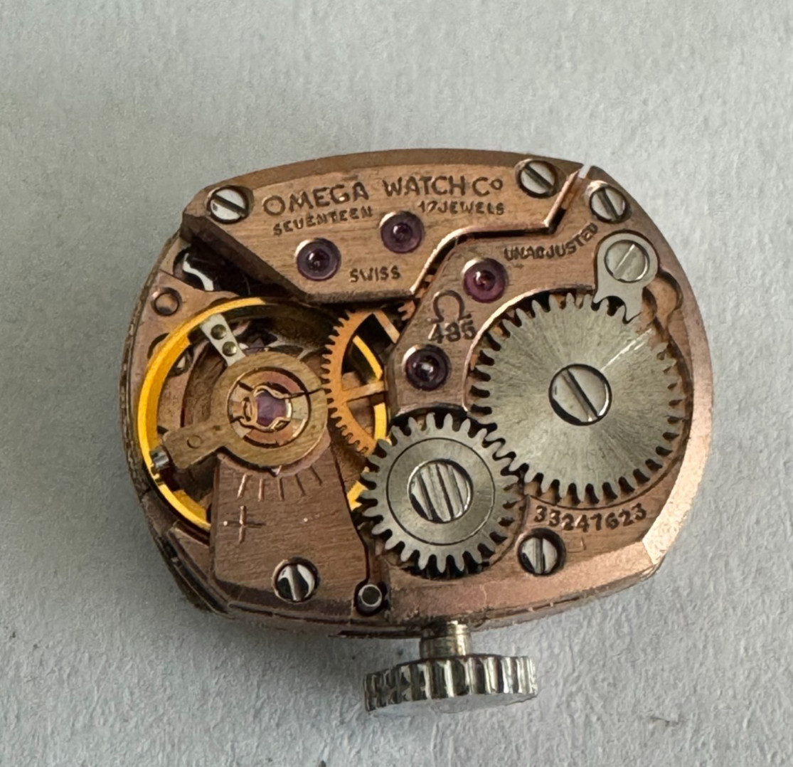 VINTAGE LADIES OMEGA WRISTWATCH MOVEMENT CAL. AS976 KEEPING TIME 17 JEWEL