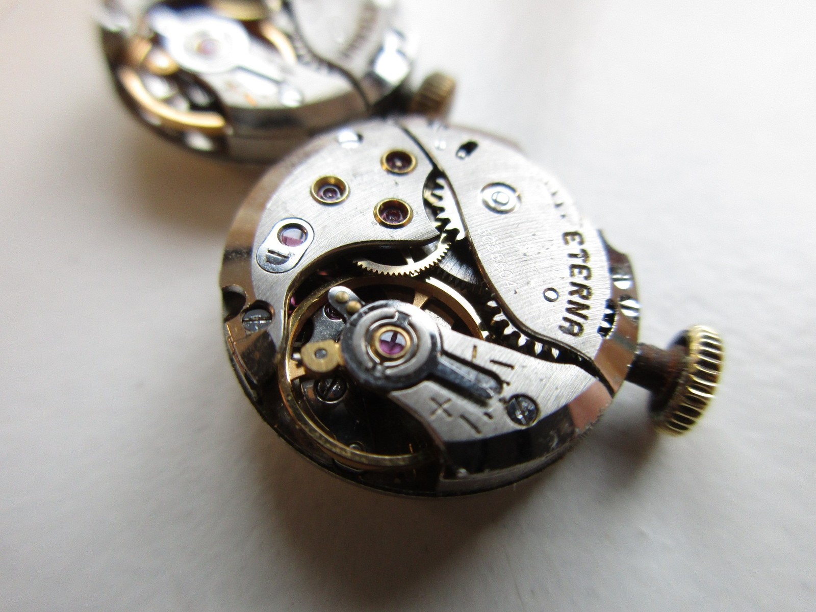 Eterna cal. 1418U Swiss vintage watch movements with dials – running