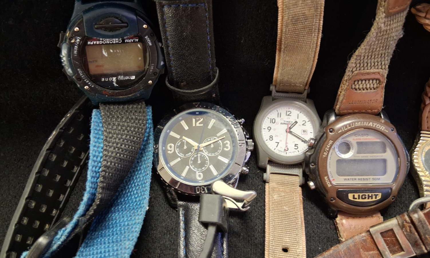 JUNK DRAWER VINTAGE WRISTWATCH LOT MIXED ASSORTMENT TIMEX CARRIAGE CASIO & MORE
