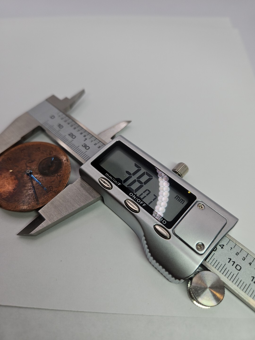 EMPIRE SWISS WATCH MOVEMENT 7j FOR REPAIR/PARTS
