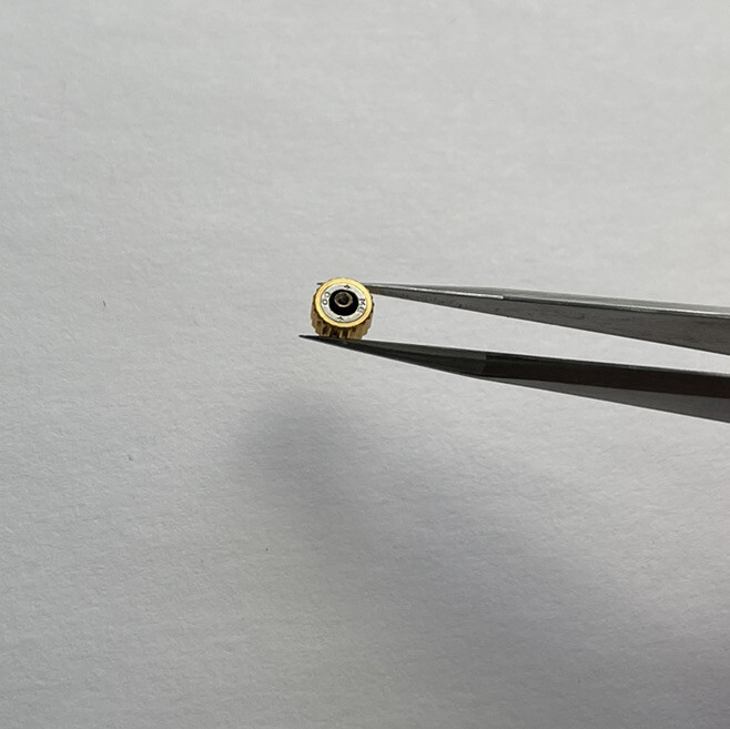 Brand New Genuine Rado Diastar 4.5mm Yellow Color Water Proof Crown Part