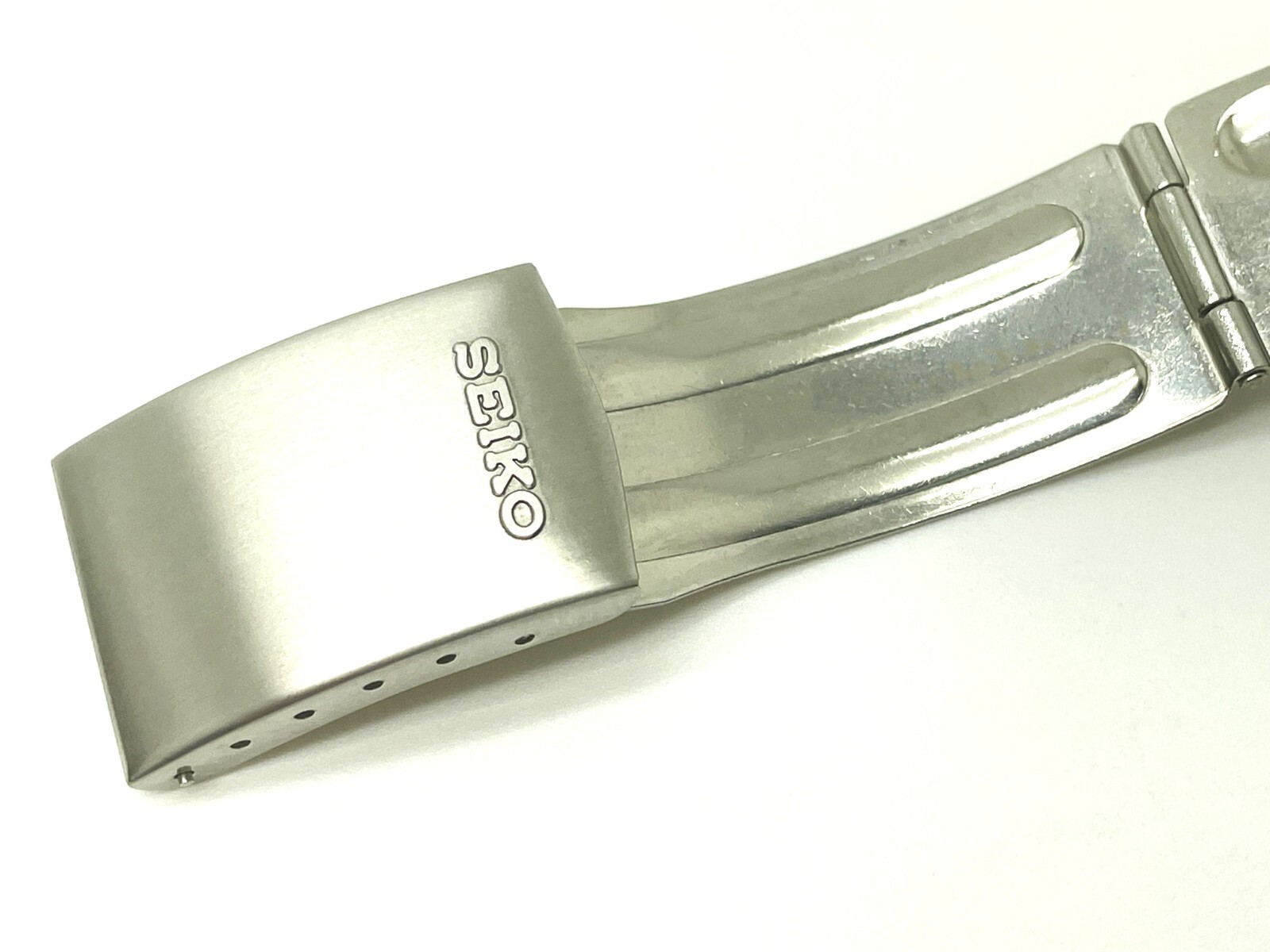 PRE-OWNED WATCH PARTS SEIKO BUCKLE 18MM MEN’S STAINLESS STEEL 439-18