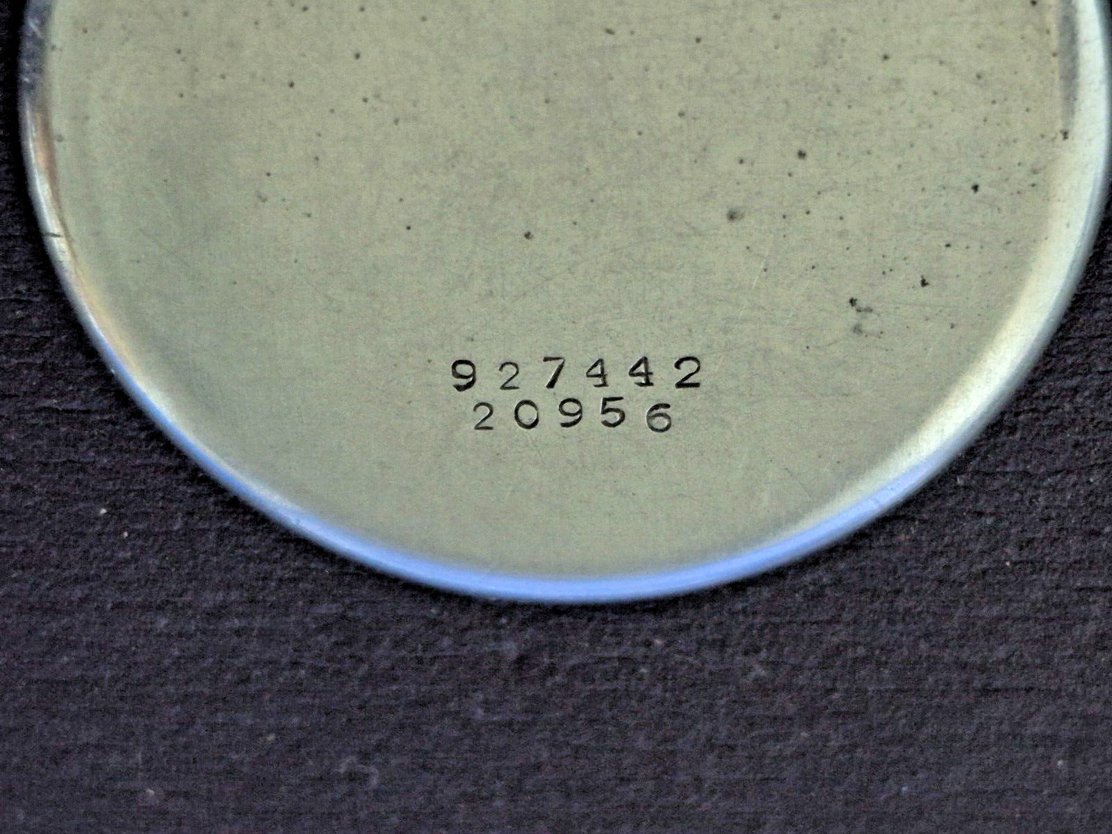 Vintage Universal Geneve Wrist Watch Round Snap Back Case Back 32.5mm genuine
