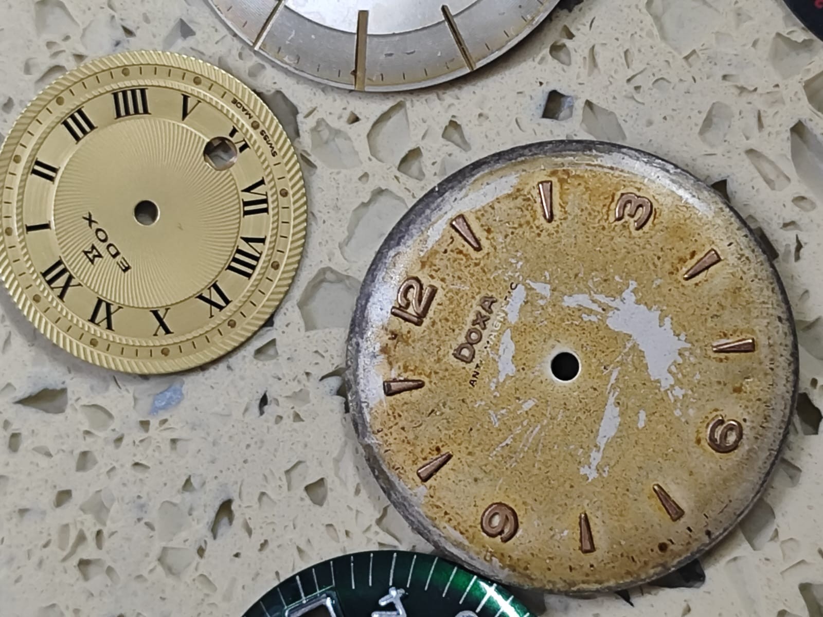 Lot Vintage Dials Seiko /Tissot/Casio/Citizen/olma/ Lot 30 Dial Used &NOS