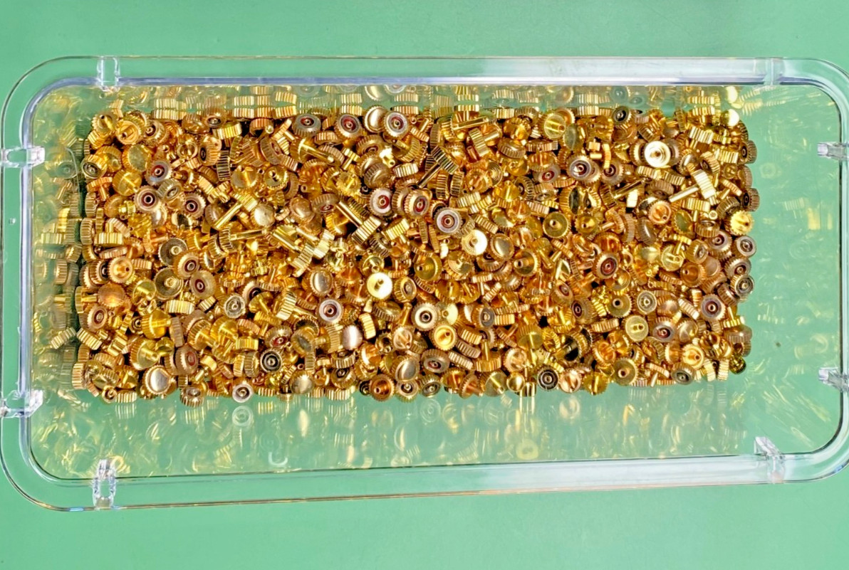 Brand New GOLD WATCH CROWNS – 100 crowns per bag. 2 bags available