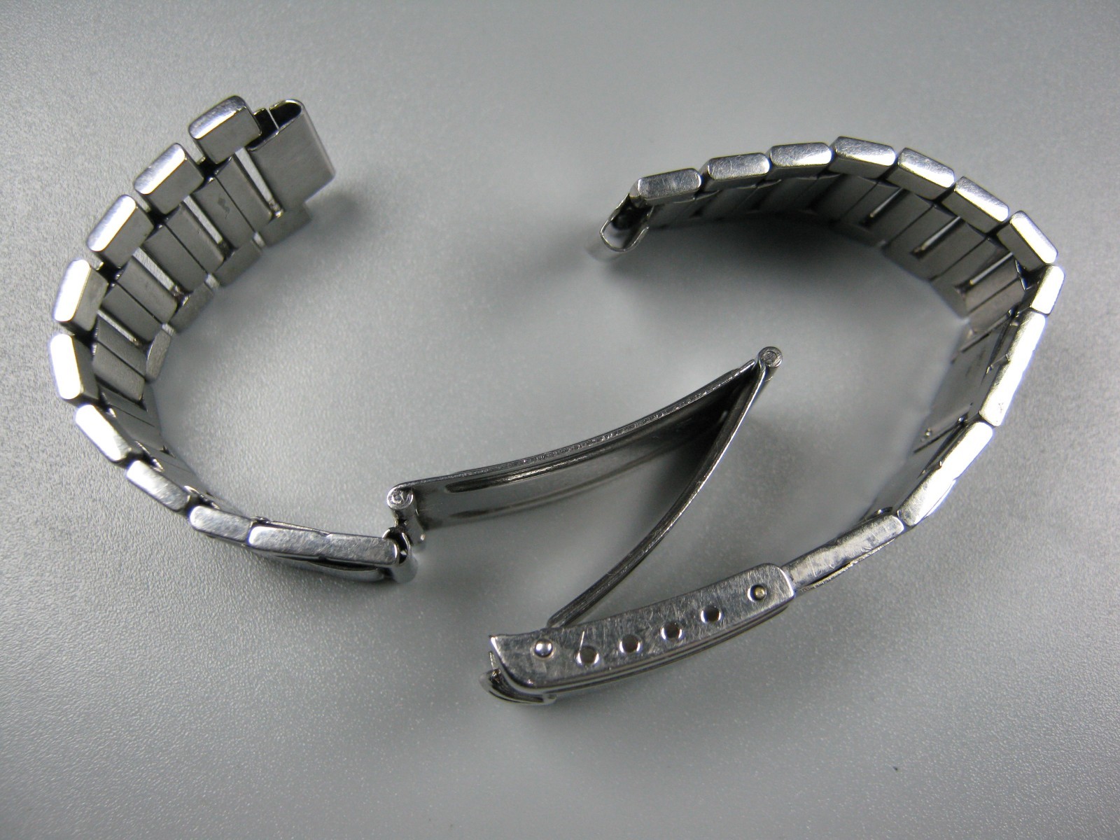 Vintage 1950’s Omega Bracelet 7077 Expandable End Links Missing