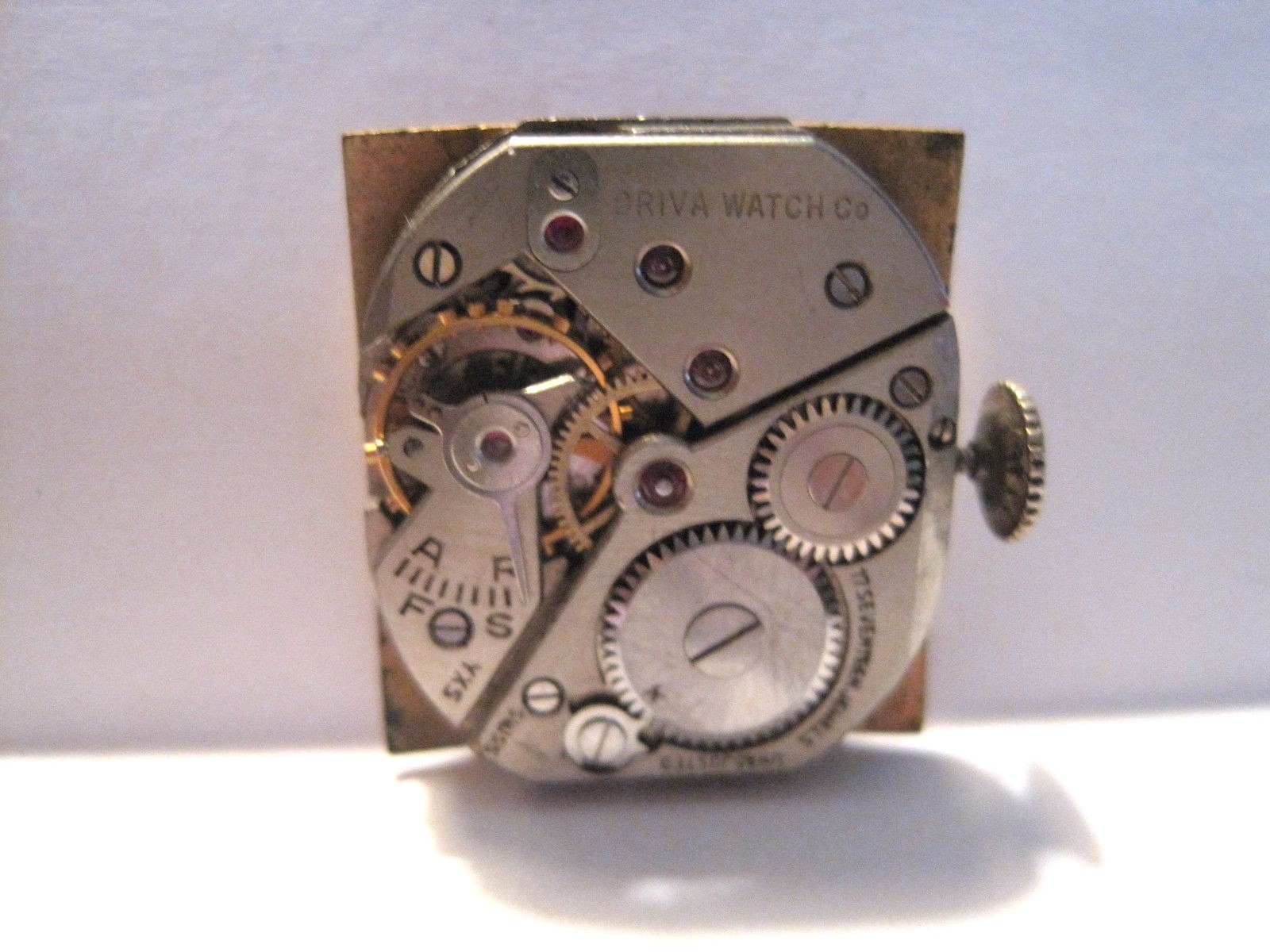 Antique Gents Driva Watch Movement 17 jewels. 20 x 17 mm