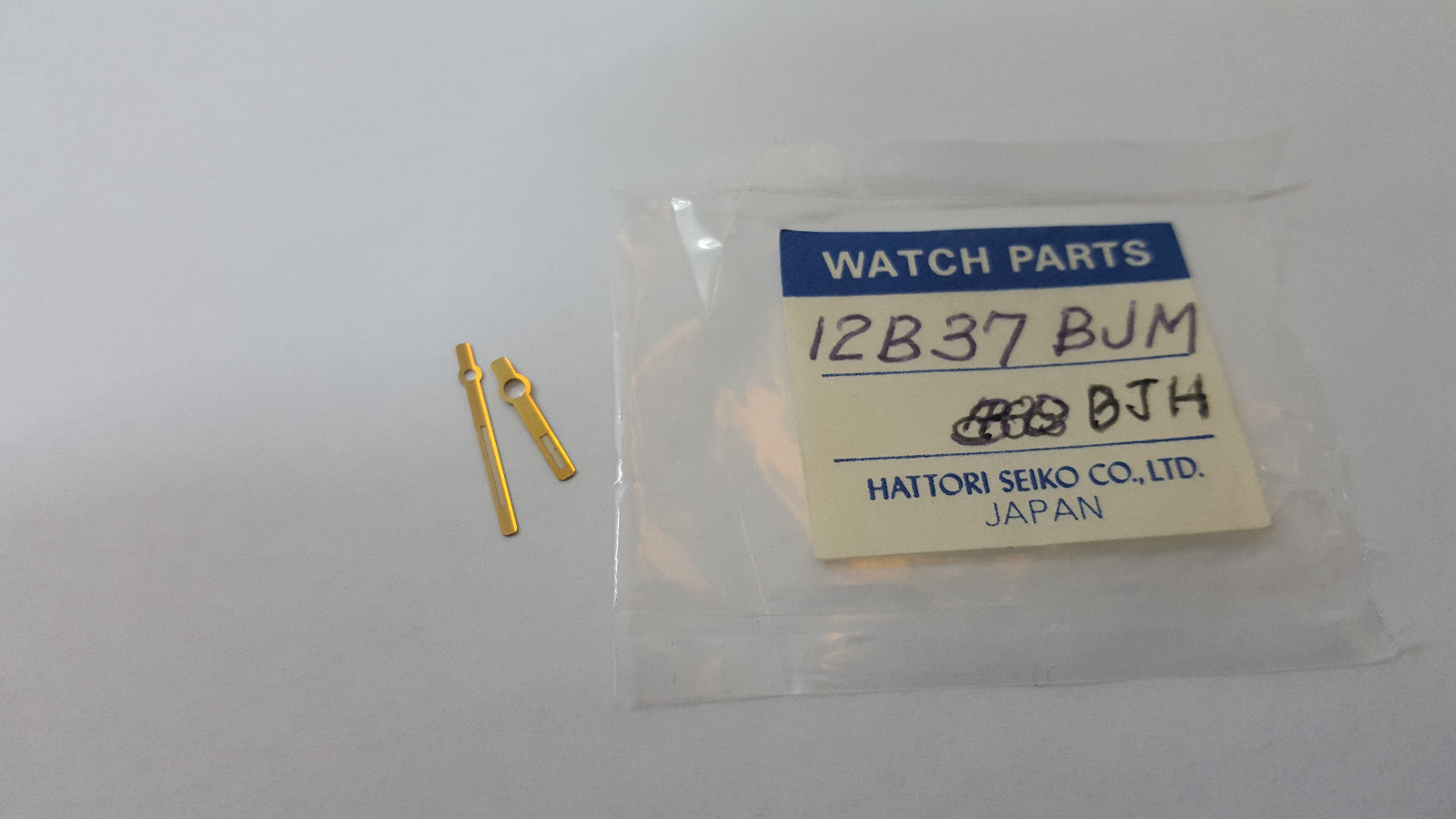 12B37BJH /M -GENUINE ORIGINAL GOLDEN/YELLOW HOUR & MINUTE HAND SEIKO 7005, 7006