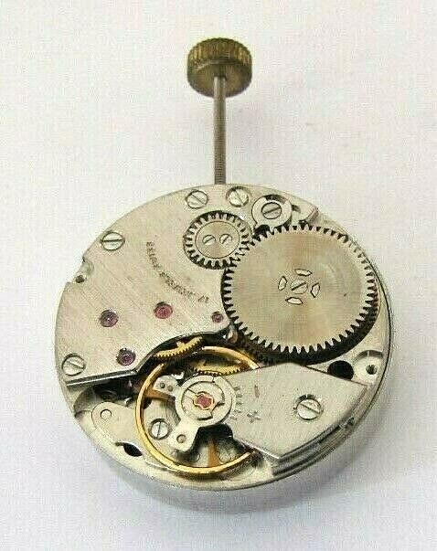 PESEUX 7020 movement handwinding 10 1/2”’ with central second. NOS Swiss Made