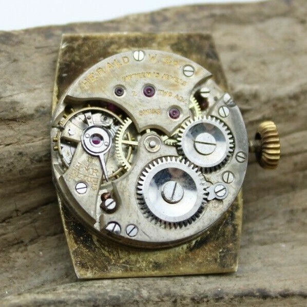 HERALD WATCH Co. SWISS 15j WRIST WATCH MOVEMENT 21.7mm DIA TRENCH (P3M2)