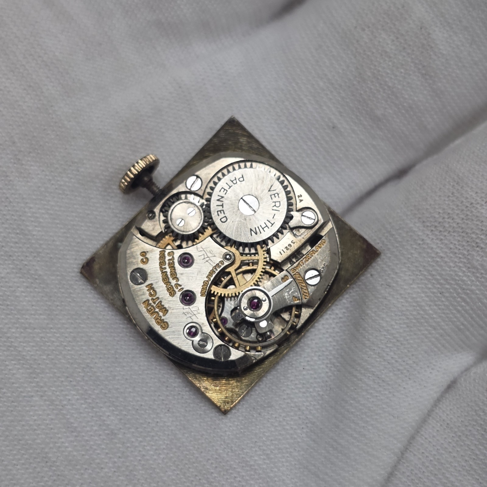 Mens Vintage GRUEN Cal 435 17 Jewel Swiss Watch Movement Good Balance