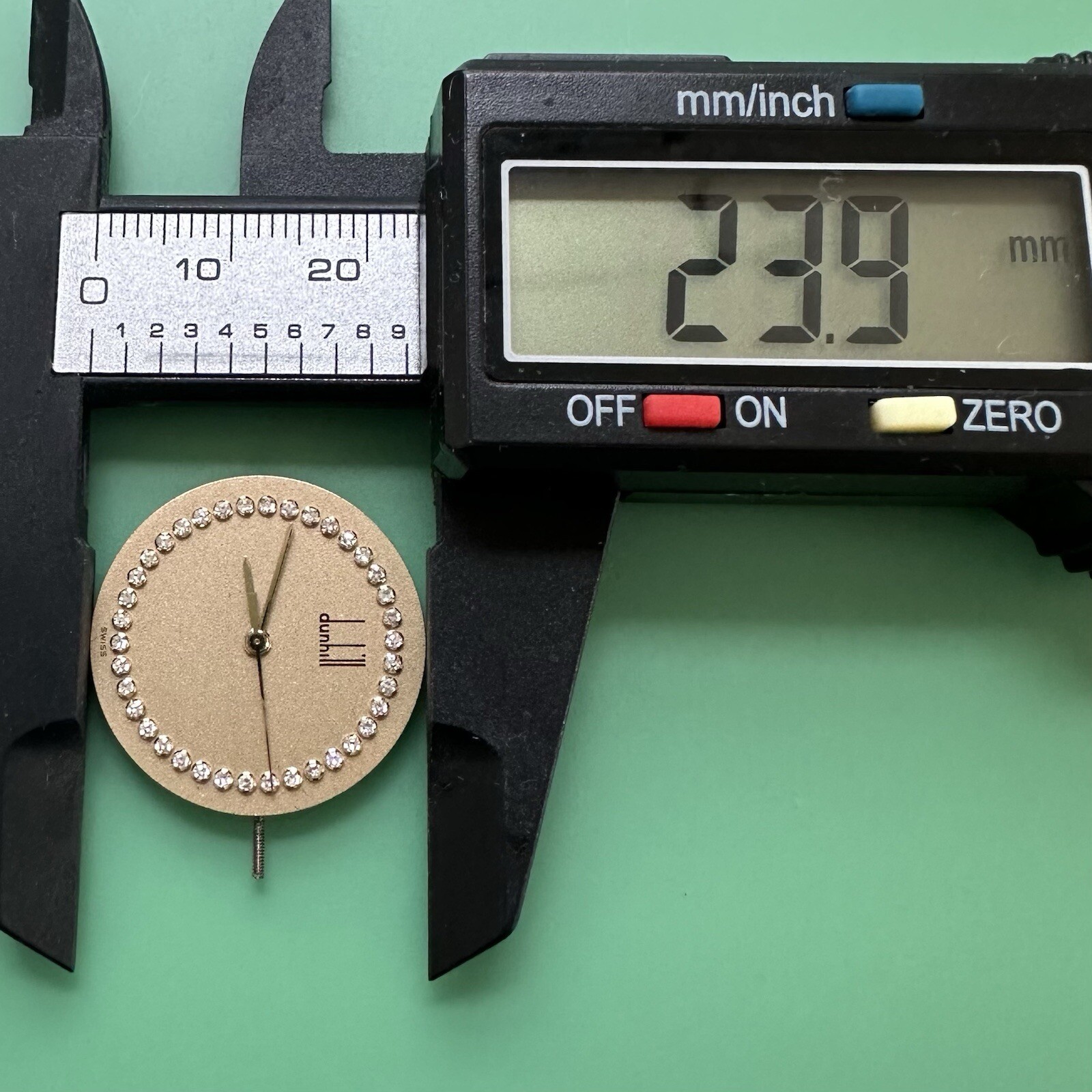 Genuine Dunhill Quartz Watch Movement Dial 255411 Working Condition