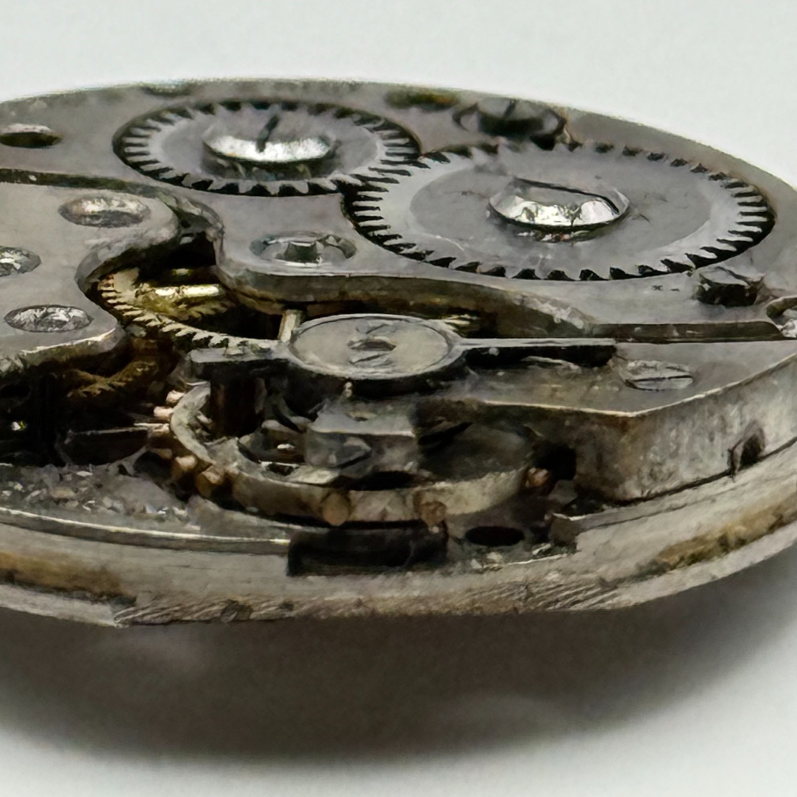 Buser Watch Movement 15 Jewels Swiss Manual Wind Vintage Parts Repair 23.2mm