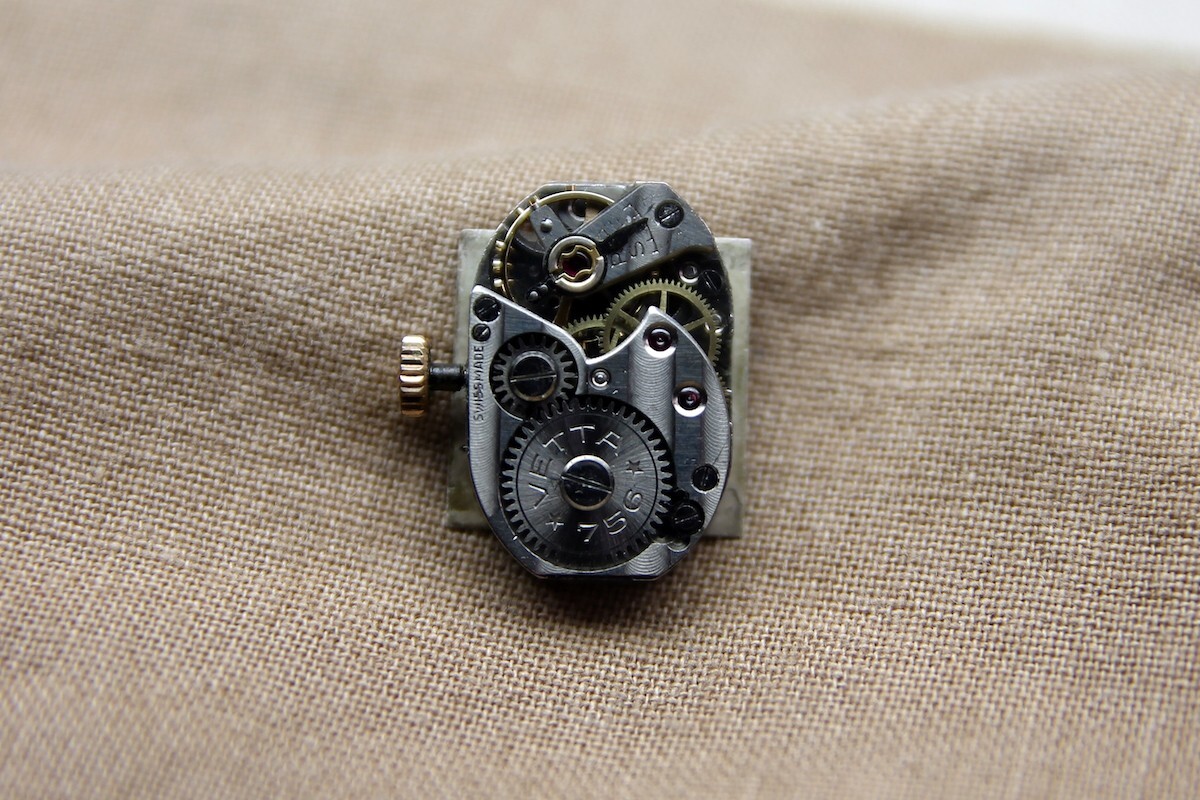 TOP – Vintage Movement and Dial