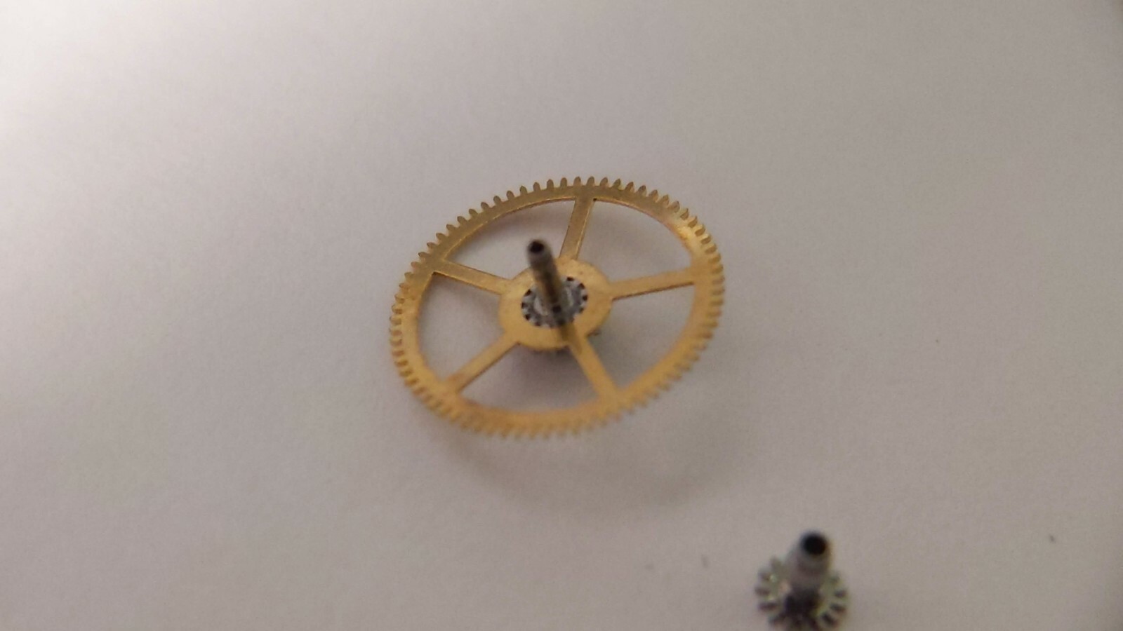 Lecoultre K866 CENTER WHEEL and CANNON PINION great condition, for watch repair