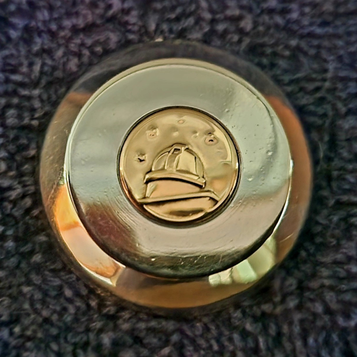 OMEGA Constellation Case Back 2853-3SC Stainless With Gold Medallion