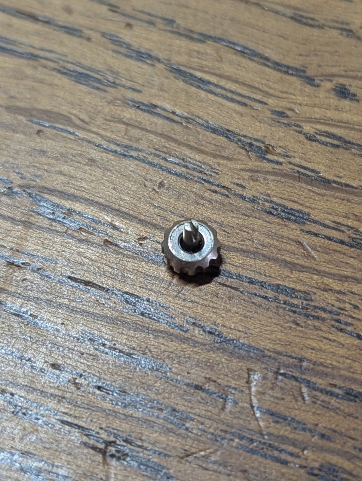 Omega Scalloped Watch Crown, Split Stem, 4.9mm X 2.5mm, Tap 1.3mm #P969