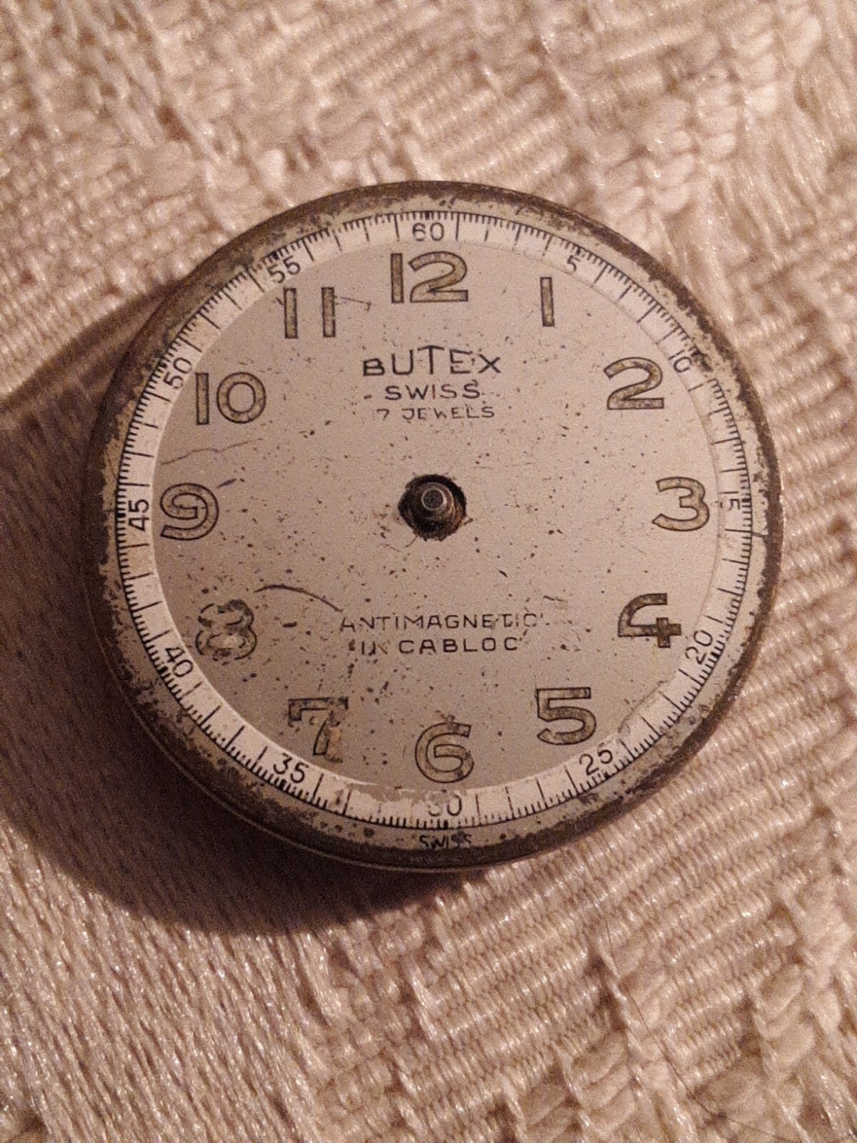 Early Butex Buttes Watch Co 17 Jewels Watch movement For parts / a is