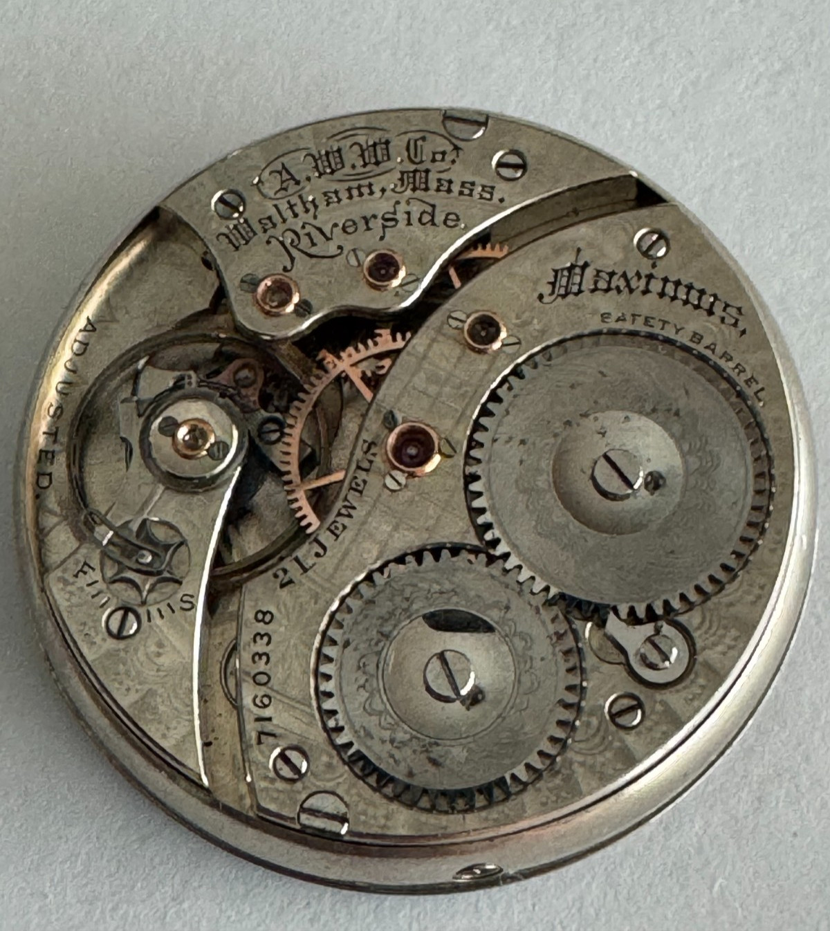 VINTAGE 12 SIZE WALTHAM RIVERSIDE MAXIMUS POCKET WATCH MOVEMENT KEEPING TIME 21J
