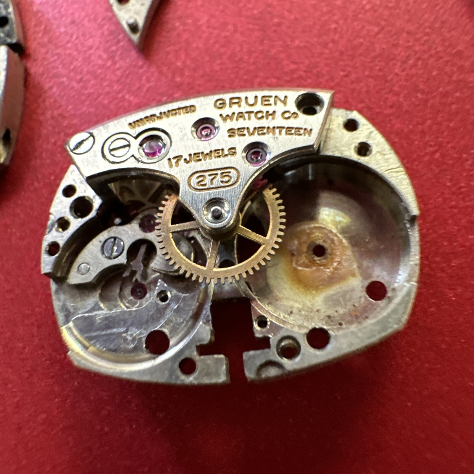 Vintage Gruen Precision 275-295 17jewel wrist watch movement For Parts & Repairs
