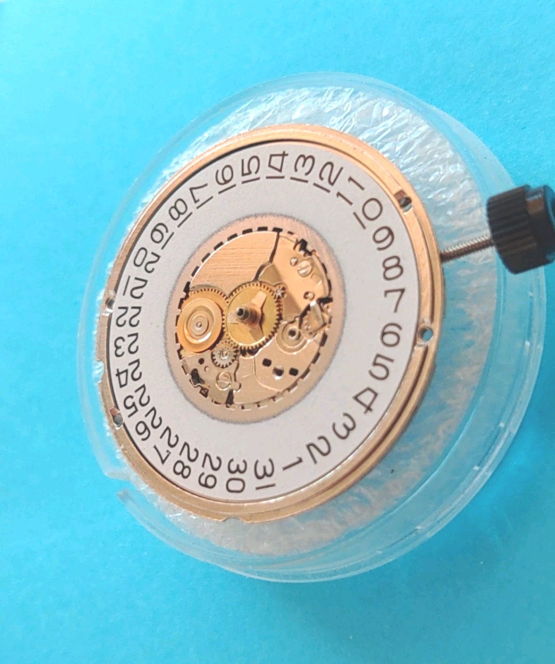 ETA 555.112, 11.5″‘ 7 JEWEL QUARTZ DATE@3 MOVEMENT. NOS. SETS AND RUNS 24 HRS.
