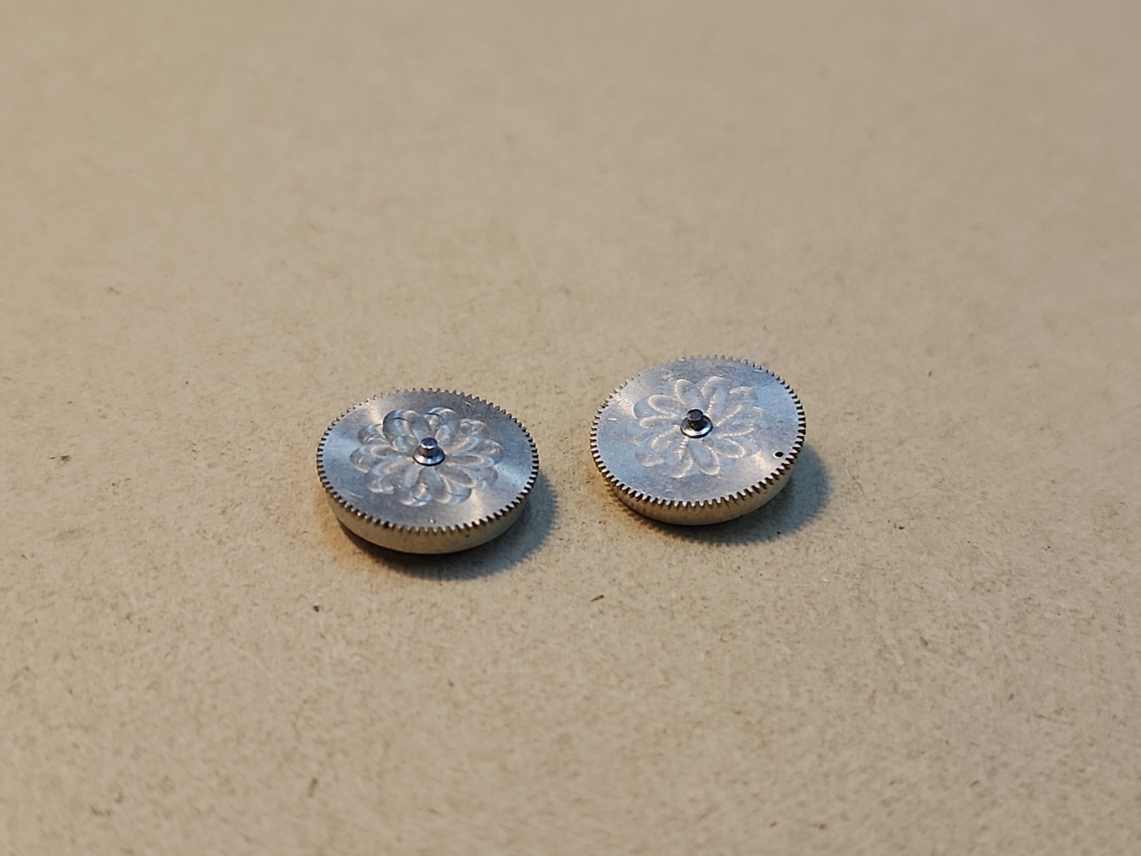 Lot Of 2 Pocket Watch Fancy Mainspring Barrels With Cover And Arbor 12.85mm