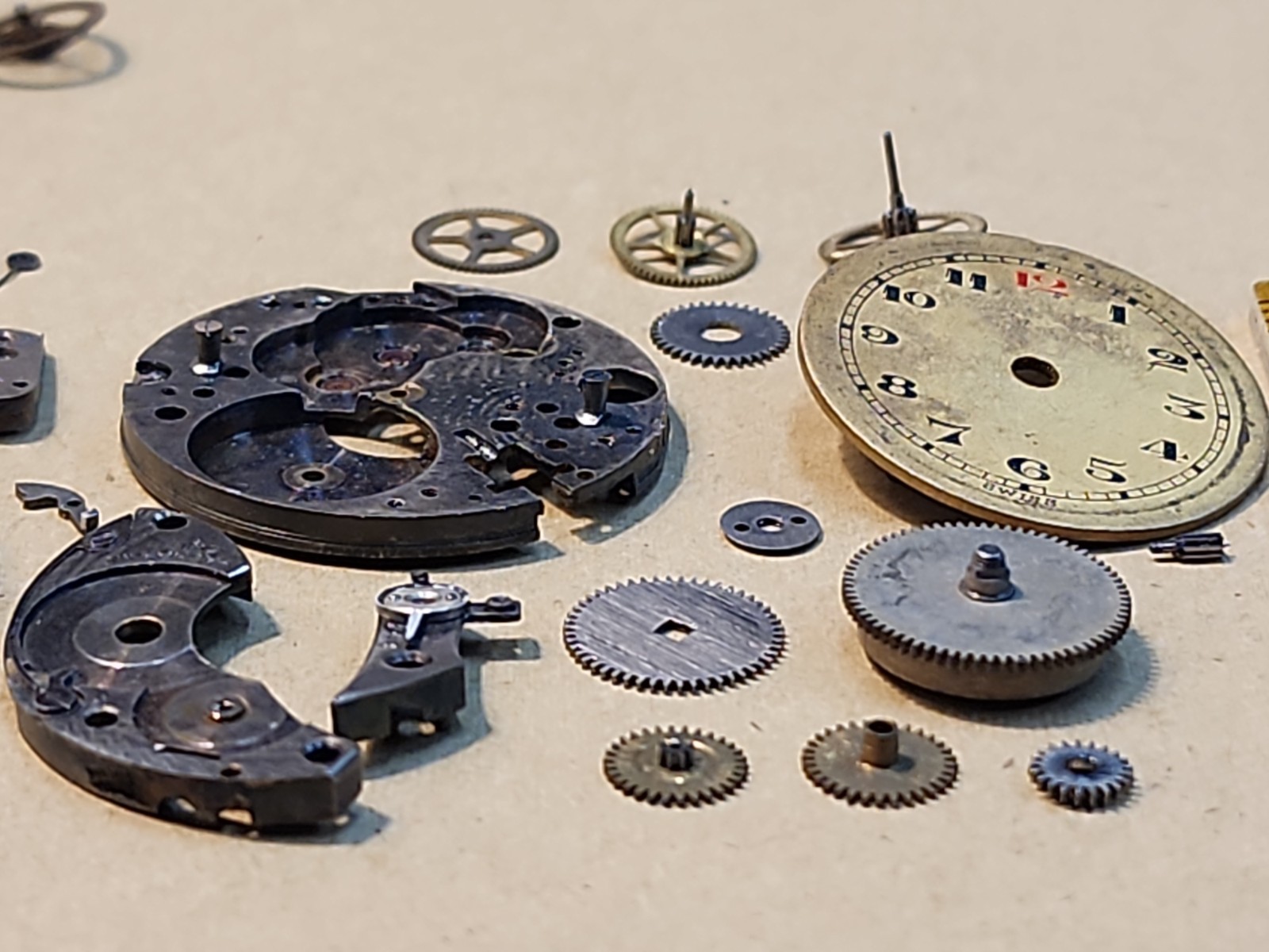 Lot Of Mixed AS? 10-1/2L Watch Parts-Plates, Bridges, Wheels, Dial-Parts Spares