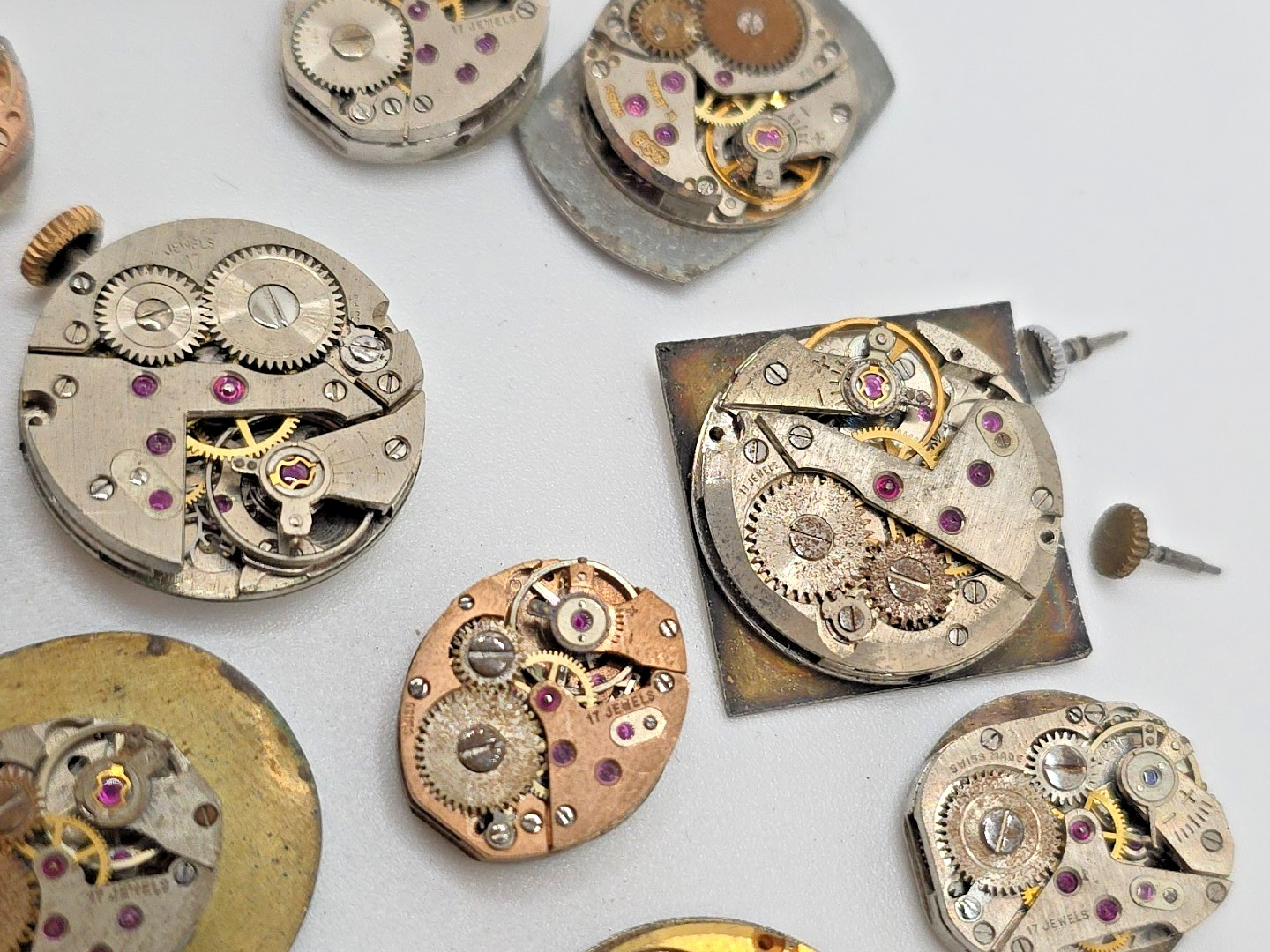Lot Of 24 Swiss Made Mechanical Movements Complete With Zenith, Revue Dials Etc.