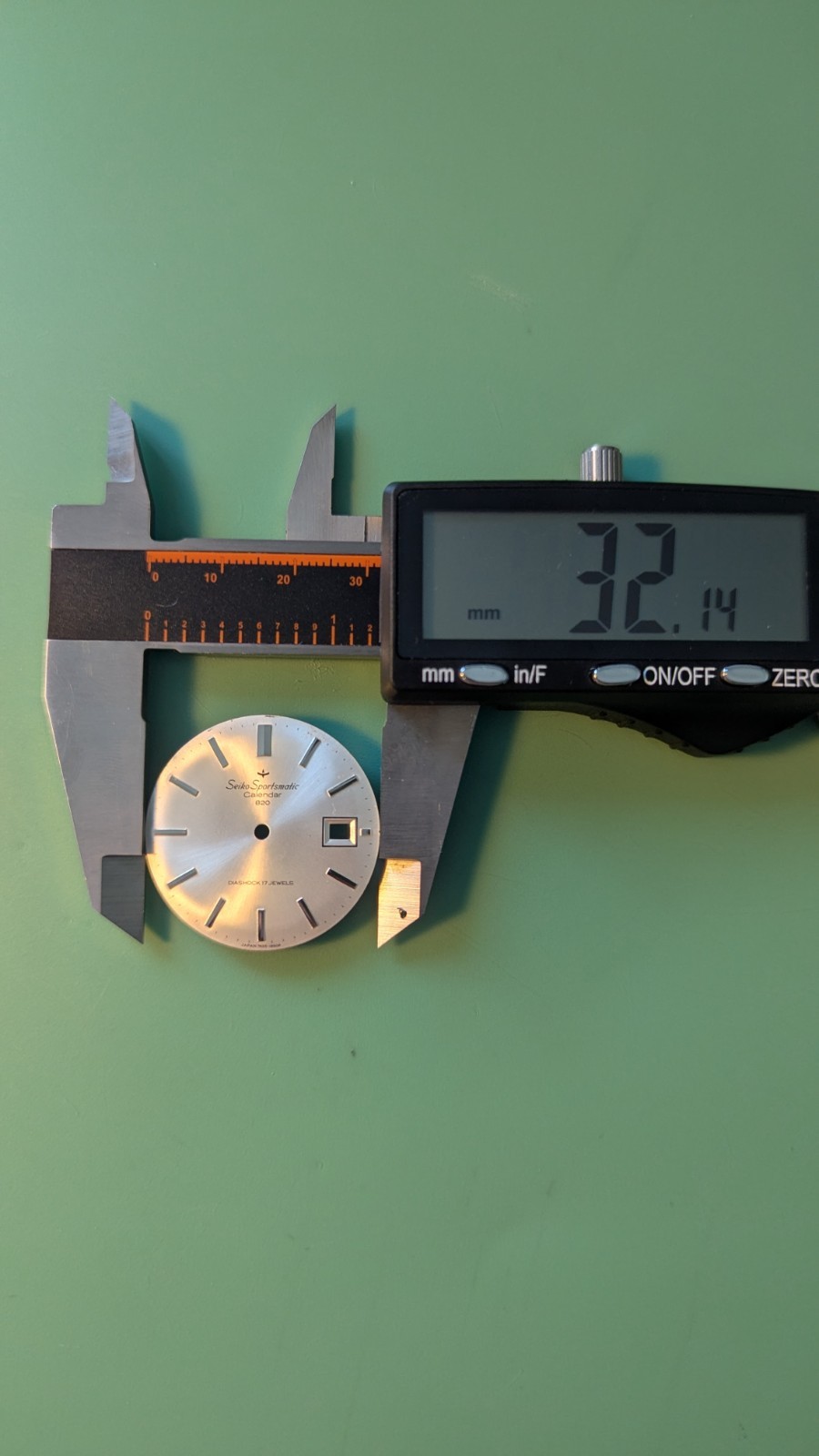 Vintage Seiko Sportsmatic Calendar 820 Dial (32mm) with Matching Hands Set