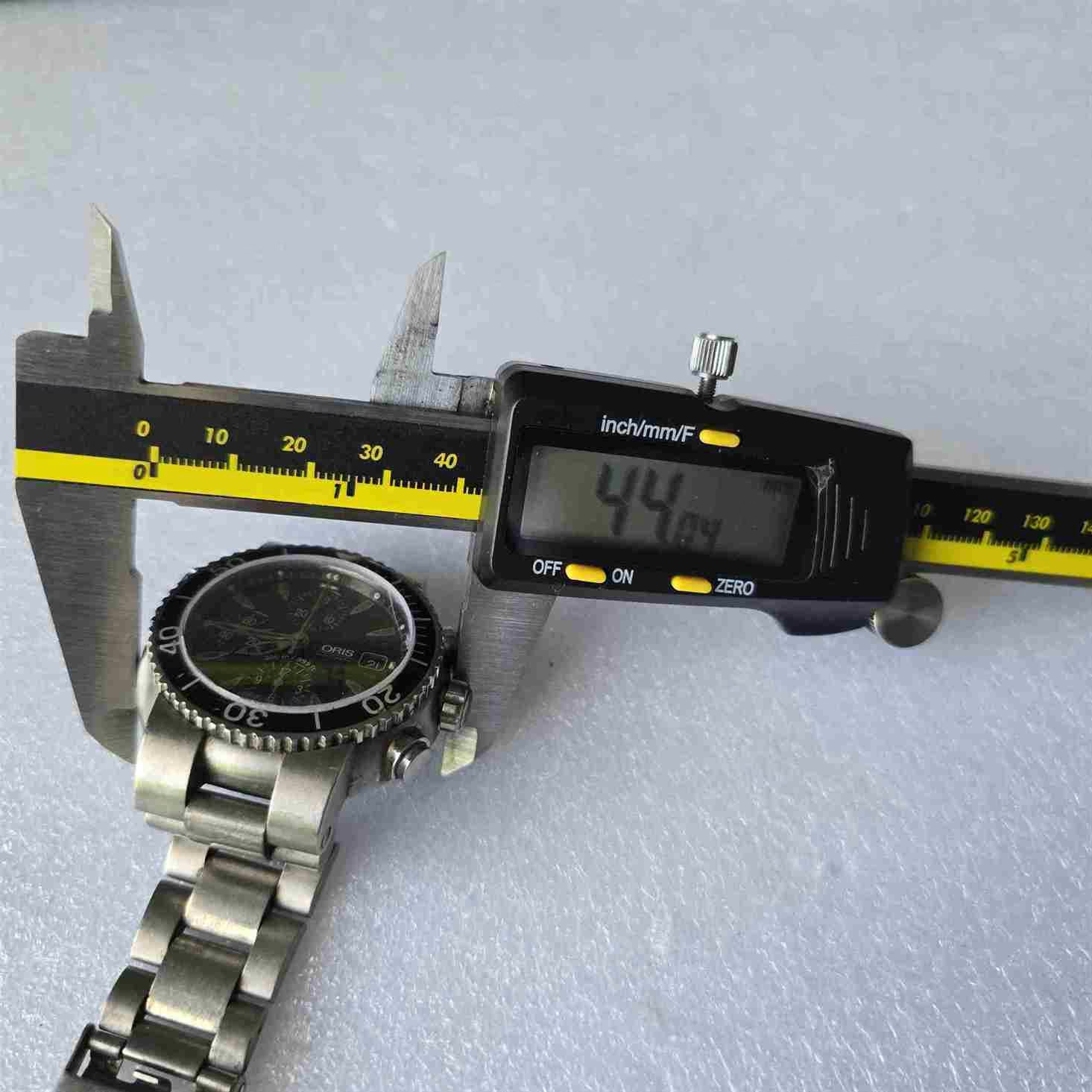 ORIS AQUIS TITAN Chronograph. Ref: 7542. Cal: ETA-7750. For Repairs