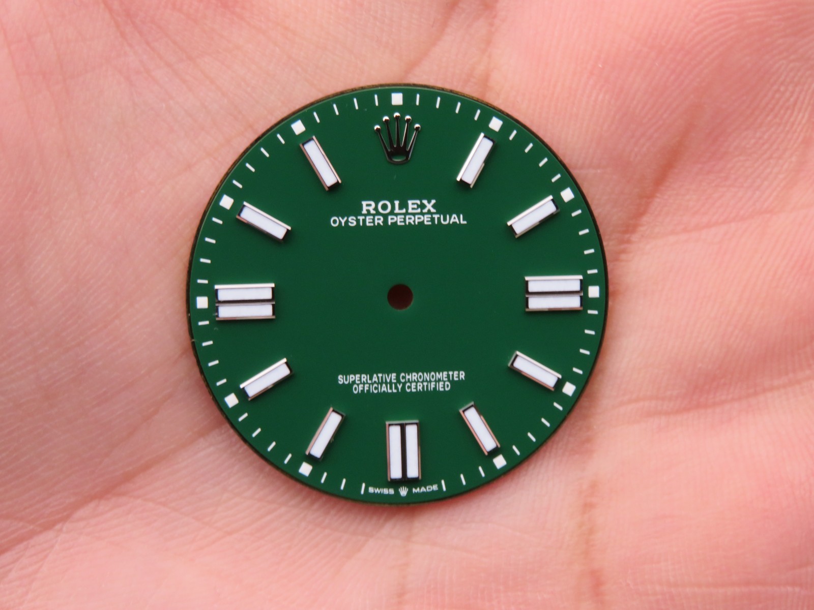 Genuine Rolex Oyster Perpetual 41mm Green Dial for 124300 OP – 100% Authentic