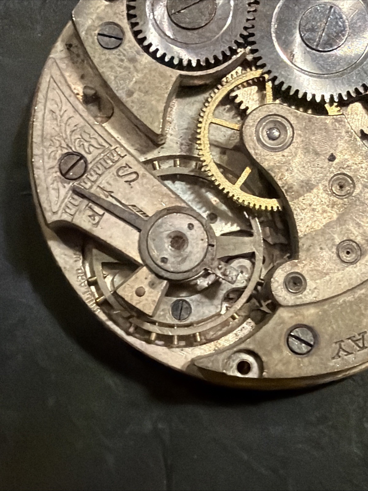 AM43 VTG Barclay Daynite 7j Pocket Watch Movement 42mm – Parts/Repair As Is**