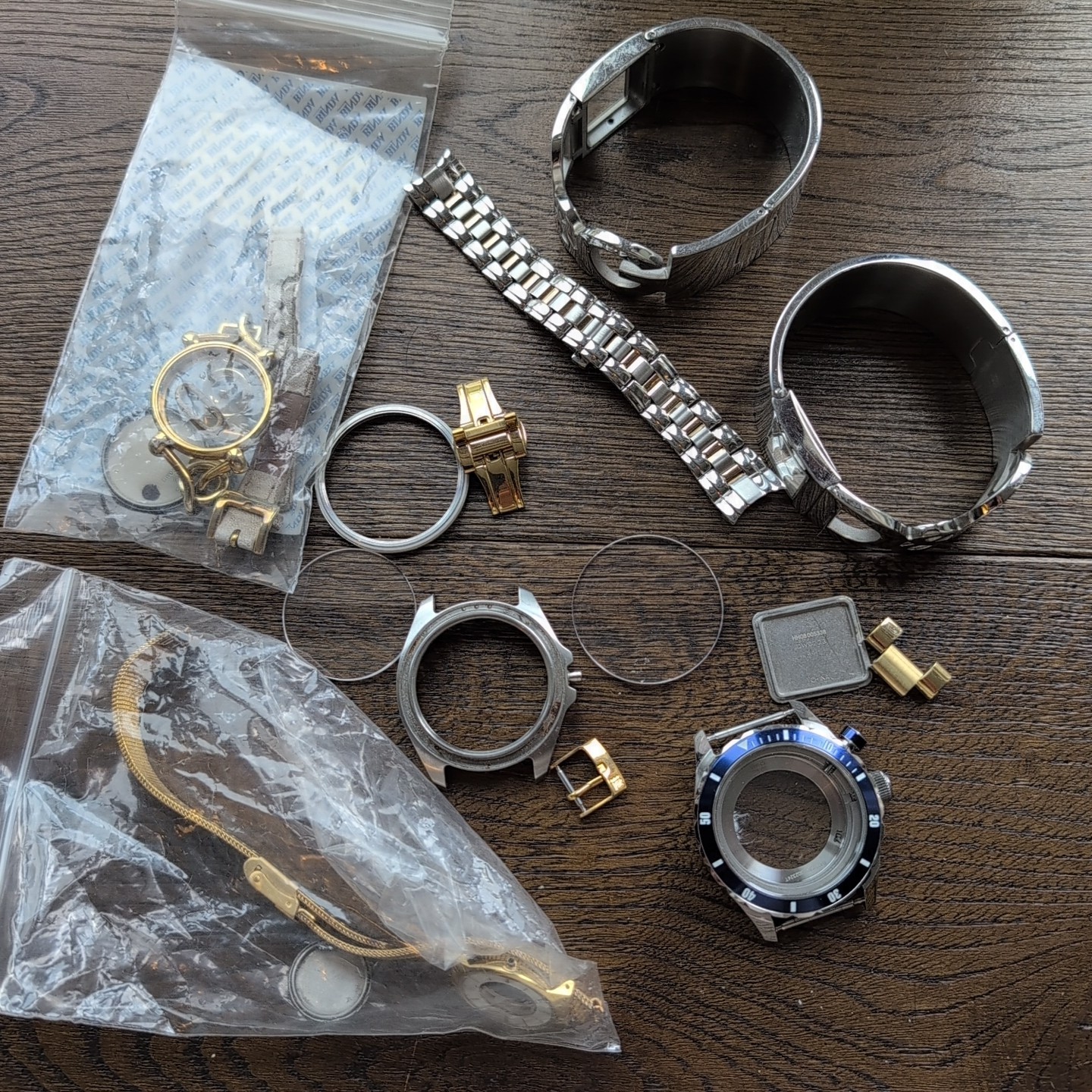 Lot of Watch Parts inc D&G, Skagen, Hugo Boss Case (DG11)