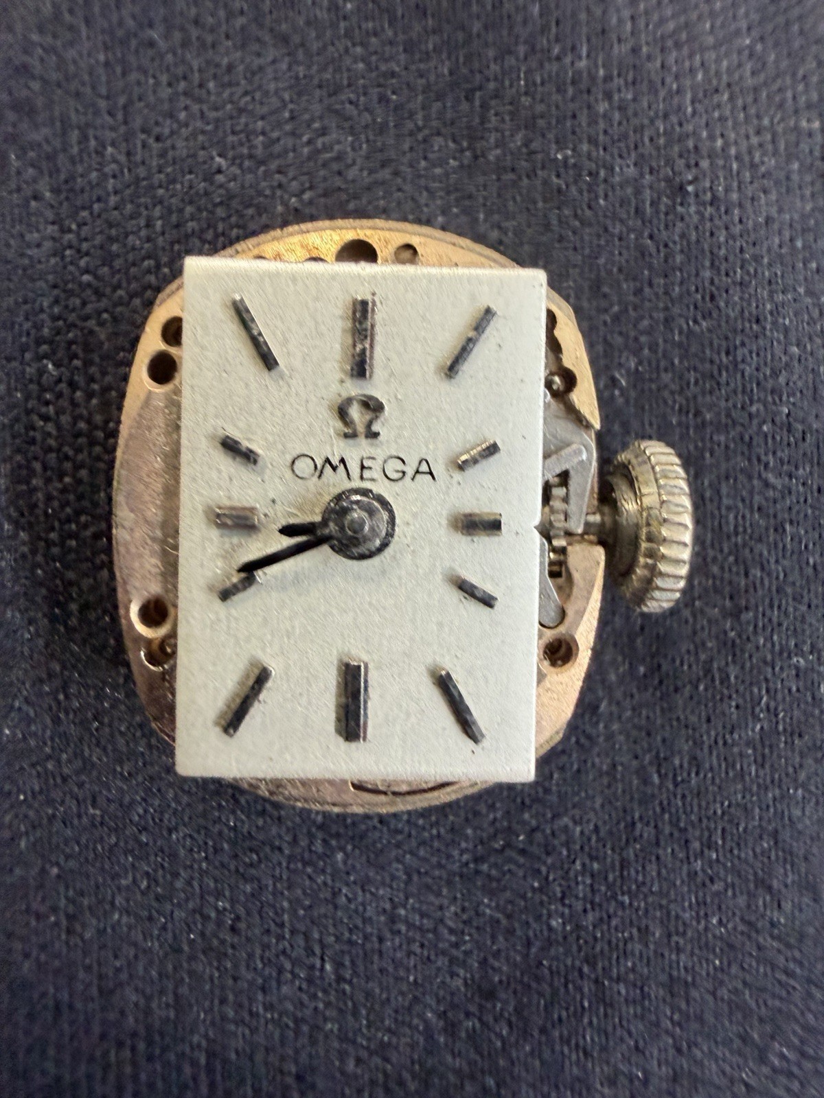 Vintage Omega Watch Co 17J Ladies Oval Movement Rectangular Dial Swiss 485