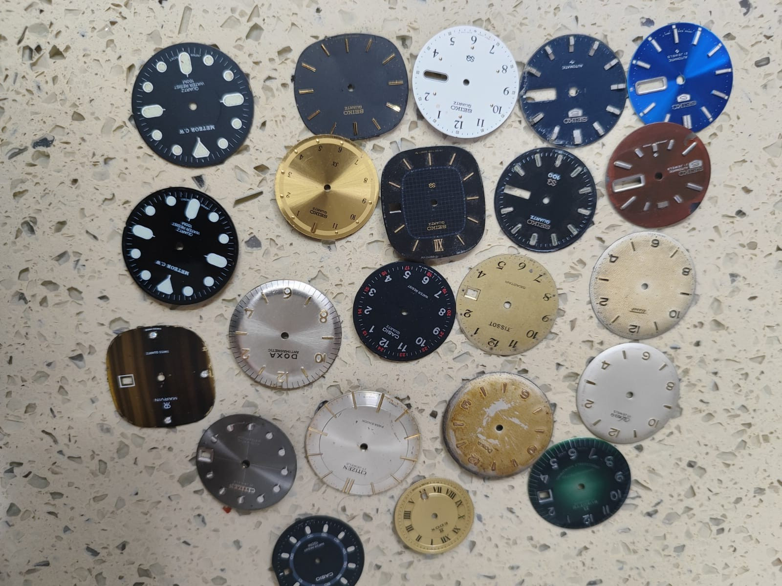 Lot Vintage Dials Seiko /Tissot/Casio/Citizen/olma/ Lot 30 Dial Used &NOS