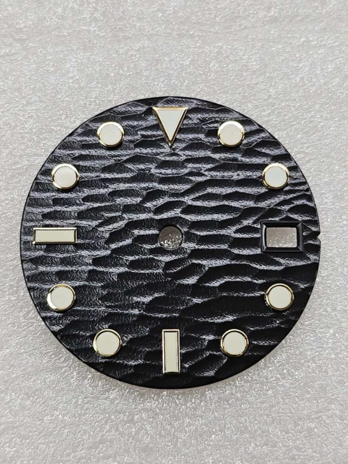 New 28.5MM Sea Waves Luminous Metallic Watch Dial Date for NH35/36