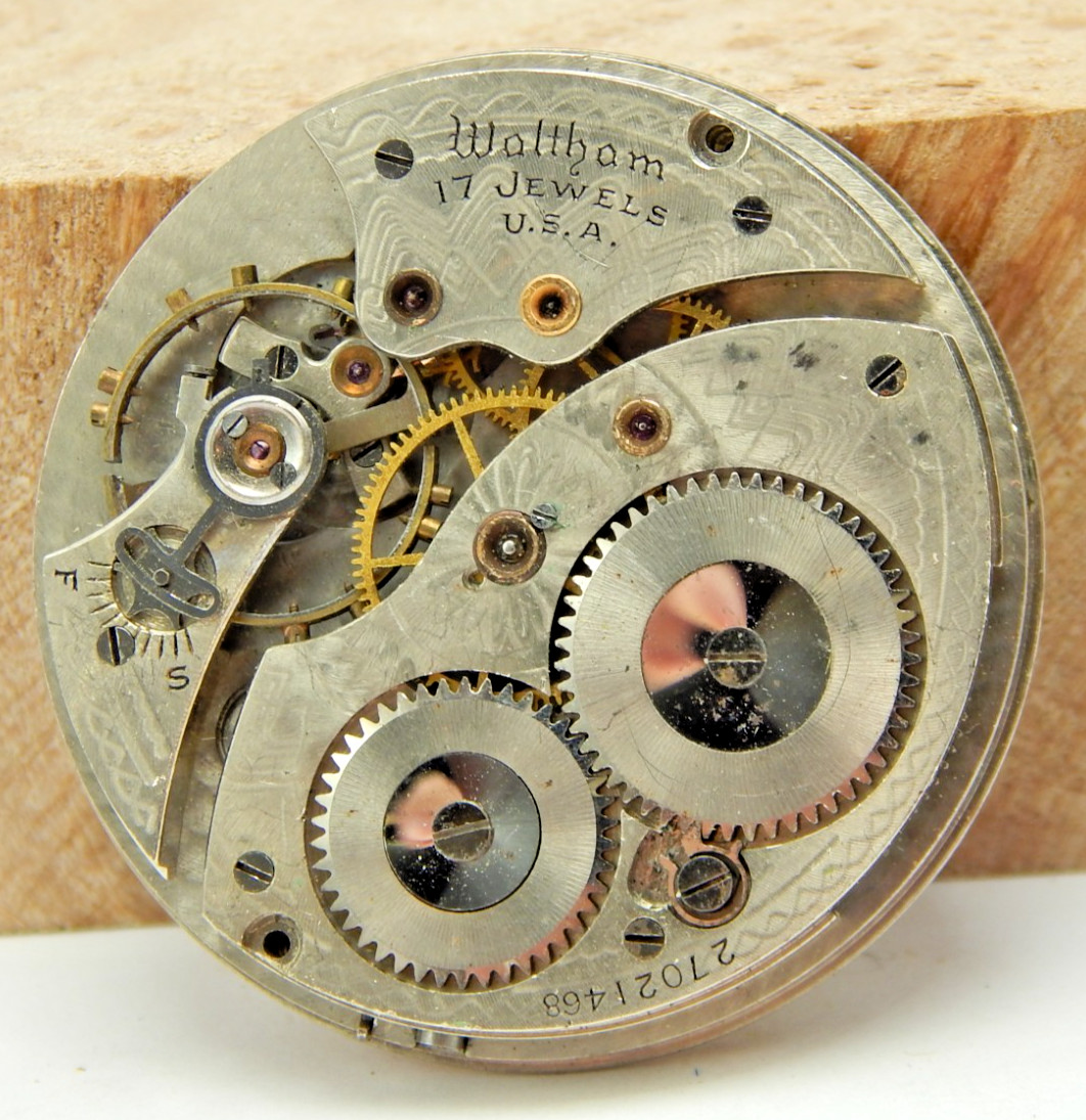 Antique 1929 Waltham 225 17 jewel 12s open face pocket watch movement with dial