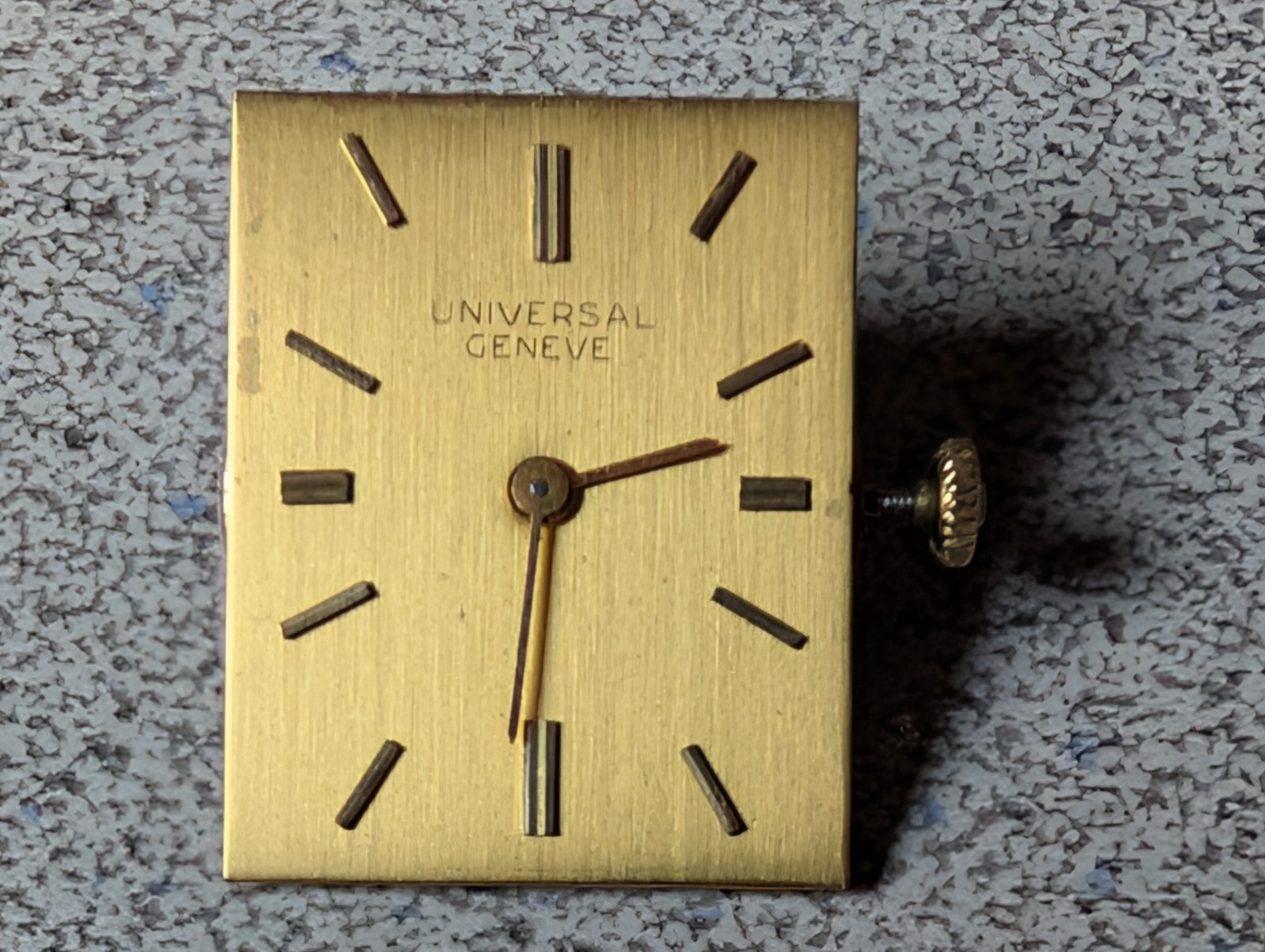 VNTG UNIVERSAL GENEVE CAL 42 MANUAL 17J WATCH MOVEMENT, DIAL & HANDS RUNS~PARTS