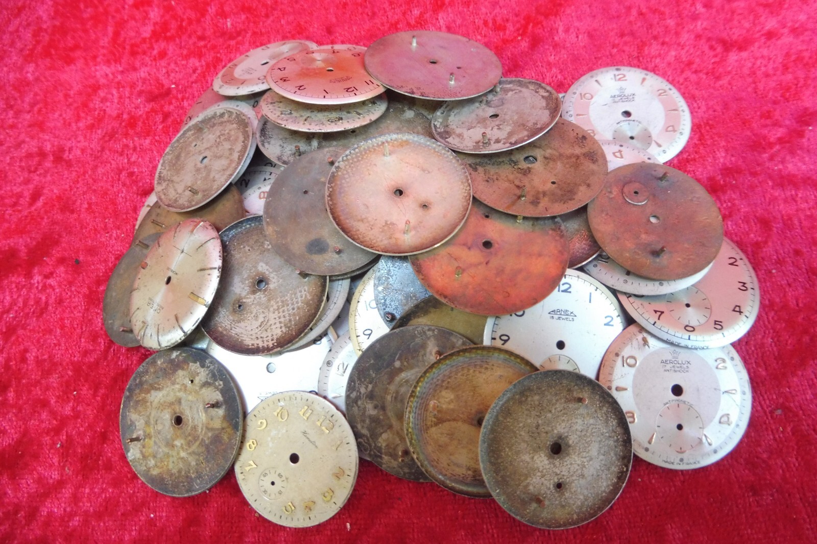 Set of dials for old men’s wristwatches, 70 pieces