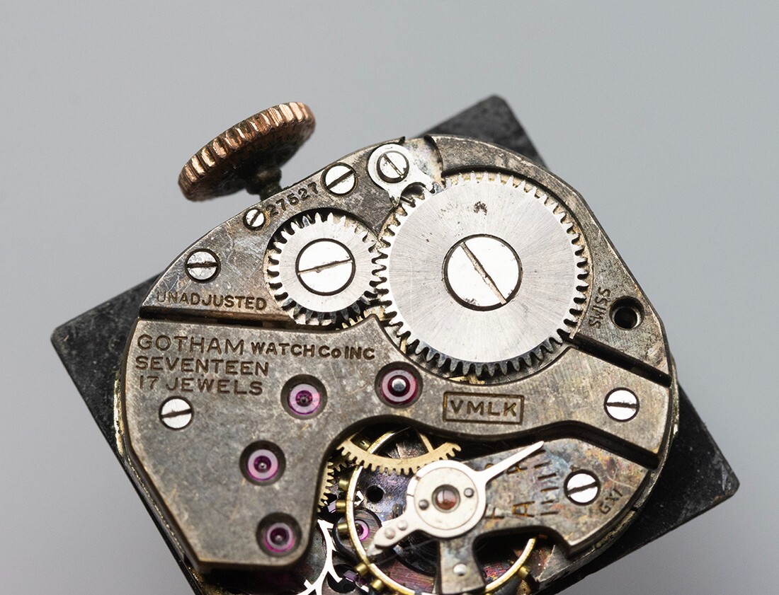 Vintage Tony Pliszka Ladies Watch 17 Jewels Movement Dial Black Ruby Art Deco