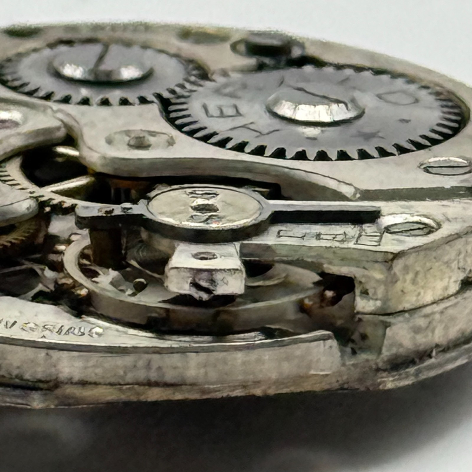 Herald Watch Movement Buser 15 Jewels 2 ADJ Swiss Vintage Parts Repair 23.2mm